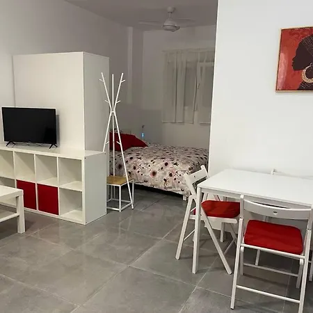 Marina Estudio Апартаменти *